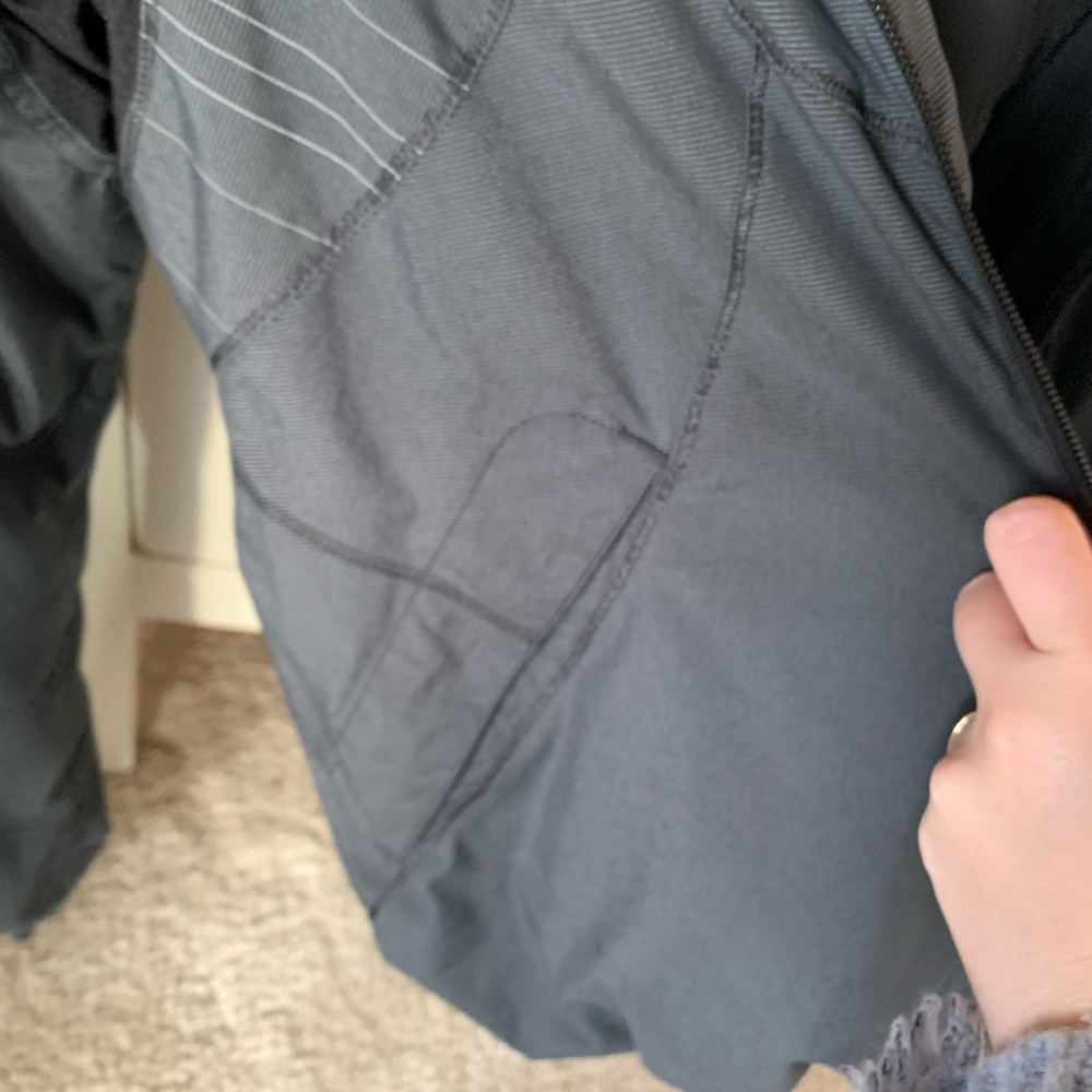 Lululemon Exercise Jacket - Picture 2 of 7